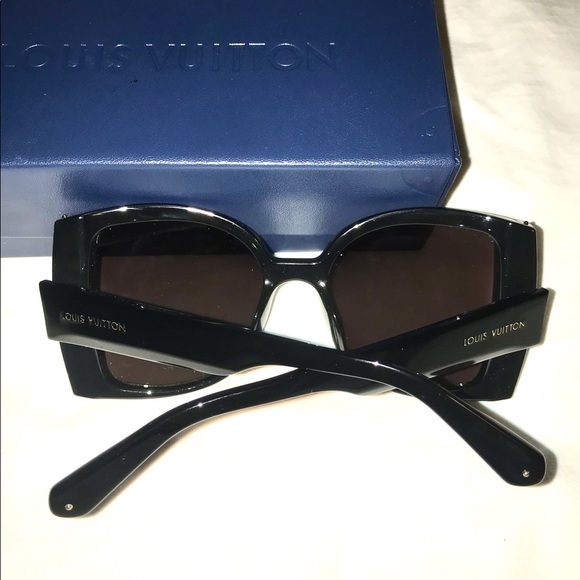 LOUIS VUITTON MONOGRAM IN THE MOOD FOR LOVE SUNGLASSES - Picture 2 of 5